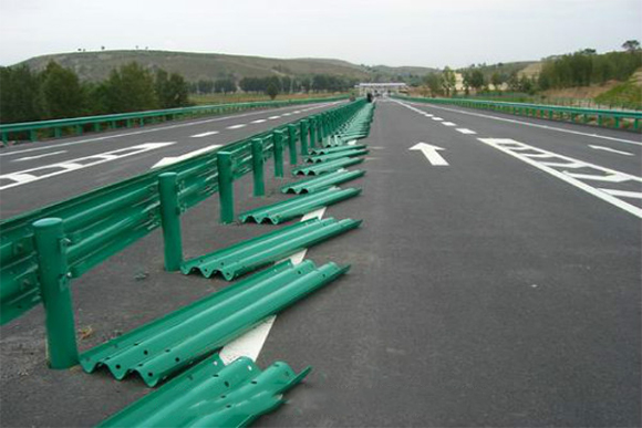 龙岩波形护栏的维护与管理确保道路安全的关键步骤